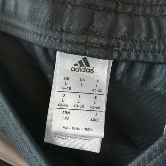 Grey addidas track pants - Picture 5 of 5
